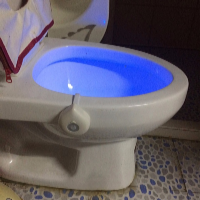 Platinium LED osvetlenie na WC so senzorom pohybu